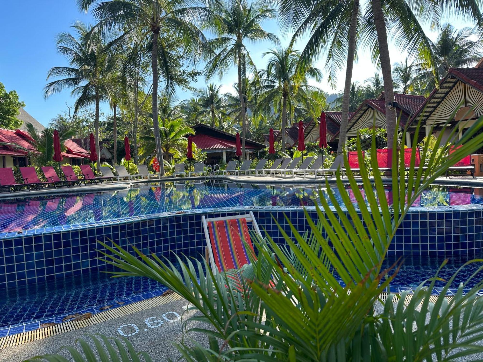 Noble House Beach Resort Koh Lanta Bagian luar foto