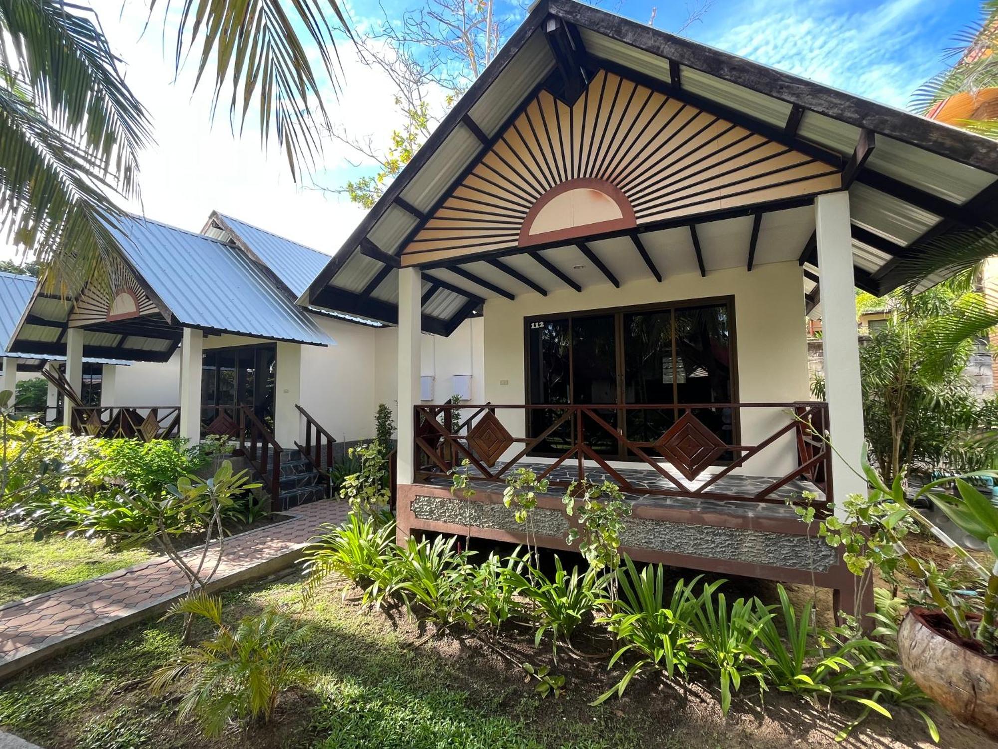 Noble House Beach Resort Koh Lanta Bagian luar foto