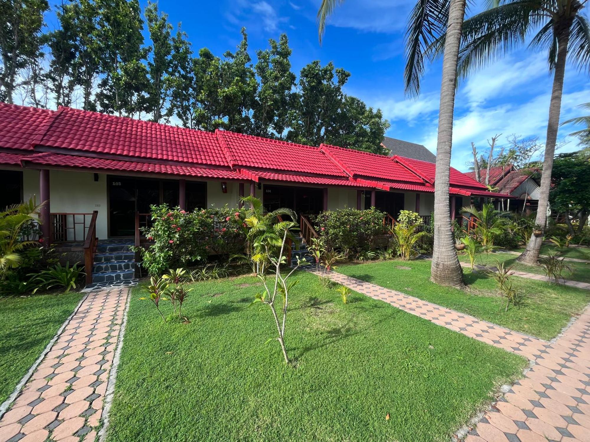 Noble House Beach Resort Koh Lanta Bagian luar foto