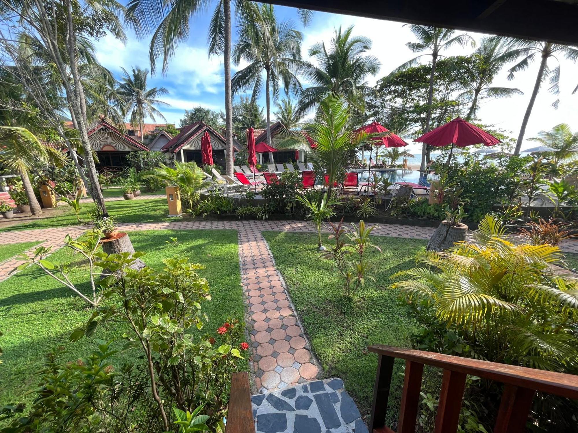 Noble House Beach Resort Koh Lanta Bagian luar foto