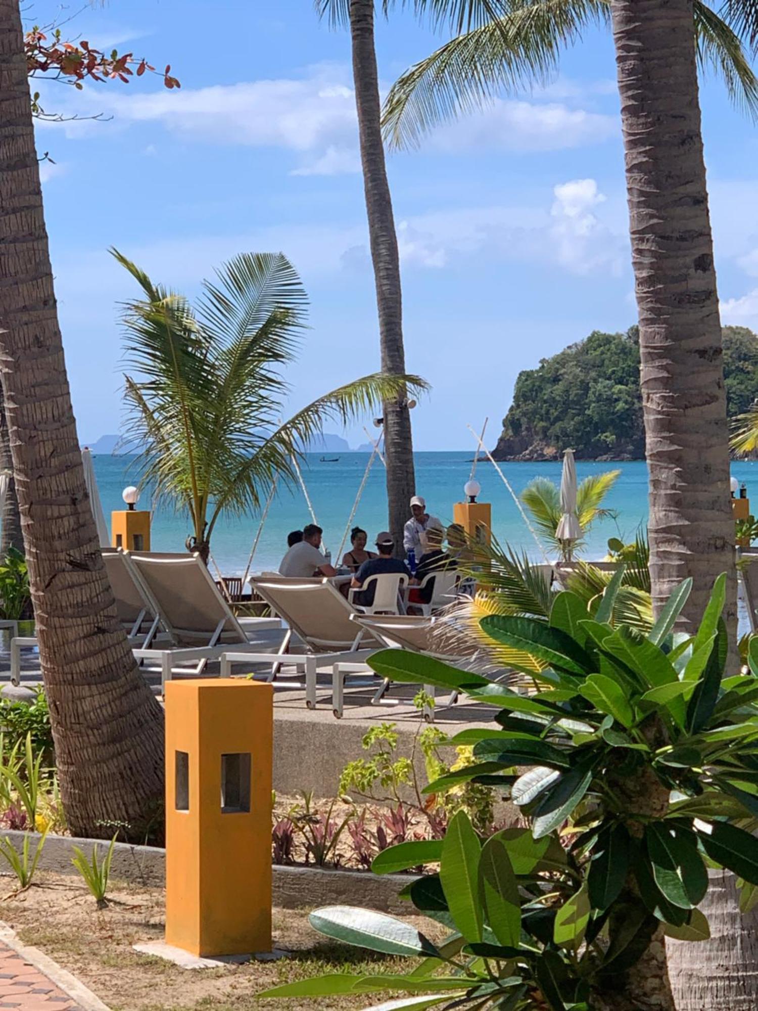 Noble House Beach Resort Koh Lanta Bagian luar foto