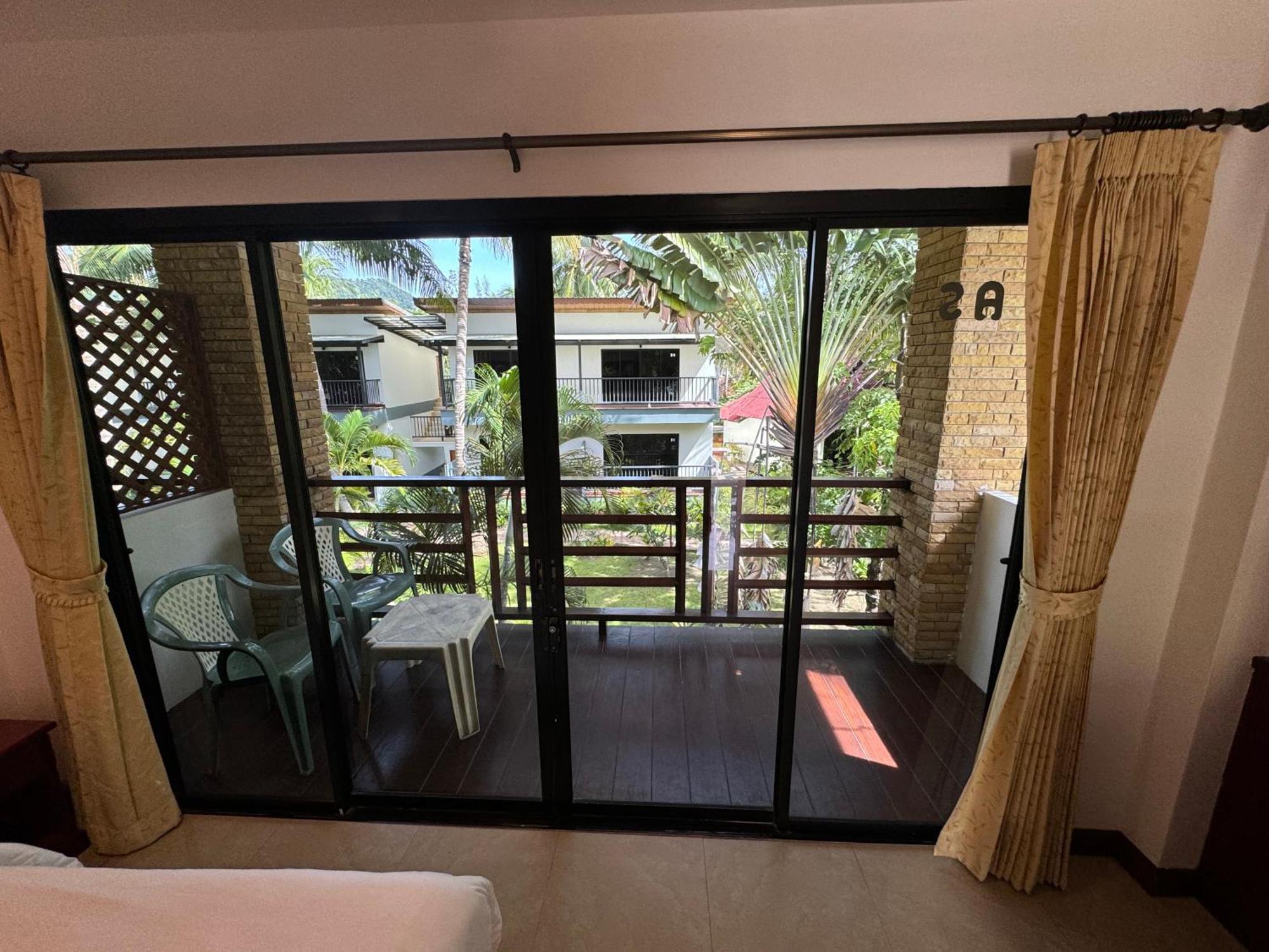 Noble House Beach Resort Koh Lanta Bagian luar foto